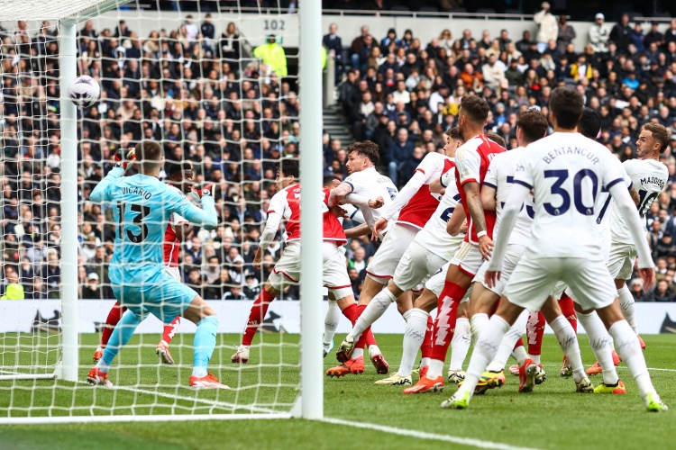  卡利亚里遭遇黑色周末，主场惨败暴露防守漏洞  